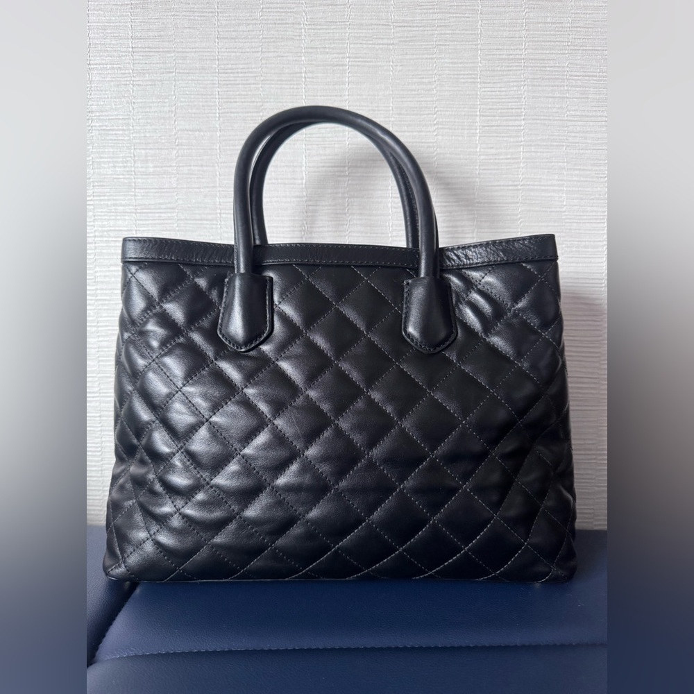 Michael Kors Black Quilted Leather Satchel Tote Bag - Picture 2 of 13